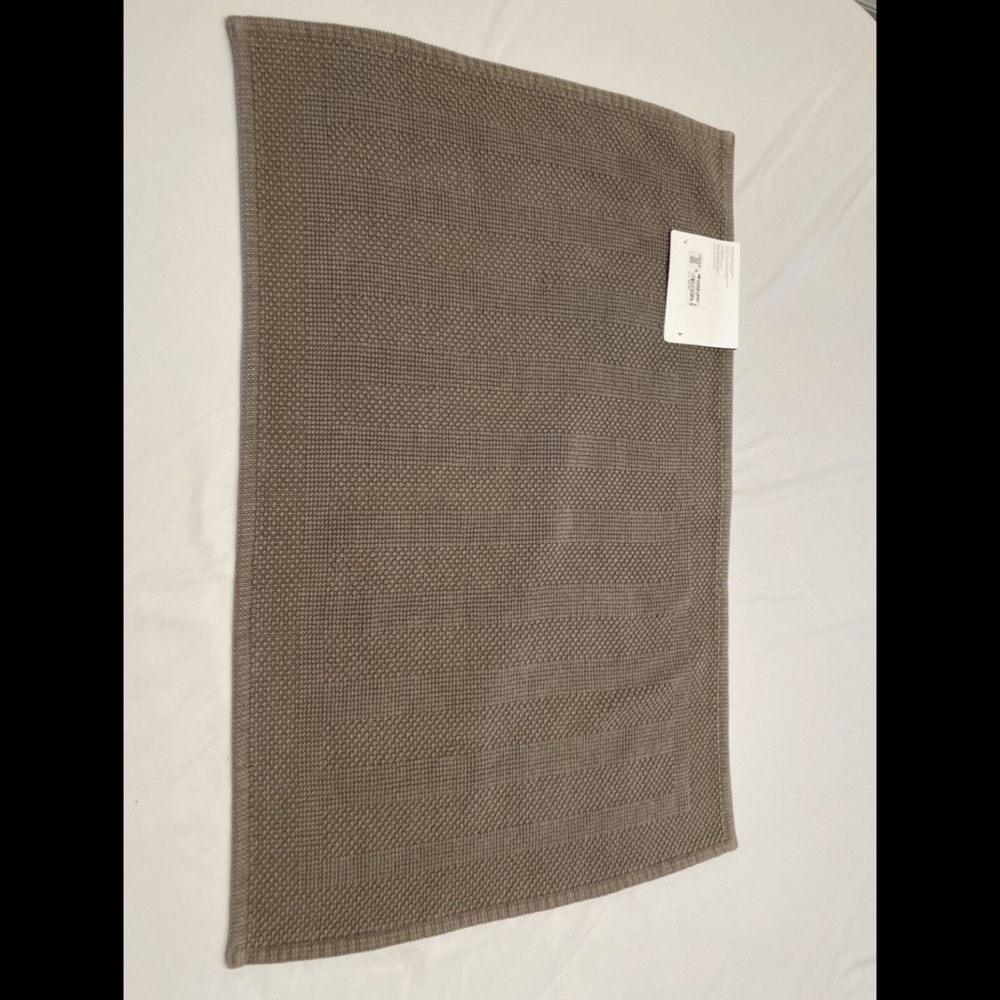 NWT Hotel Collection  [SZ 22 x 36 ] Woven Stripe Bath Mat in Pearl Grey‎ - Picture 2 of 12